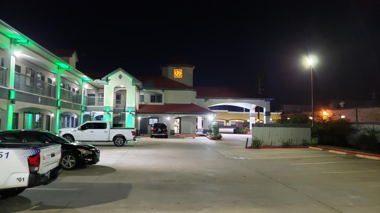 Palace Inn Addicks Exterior photo