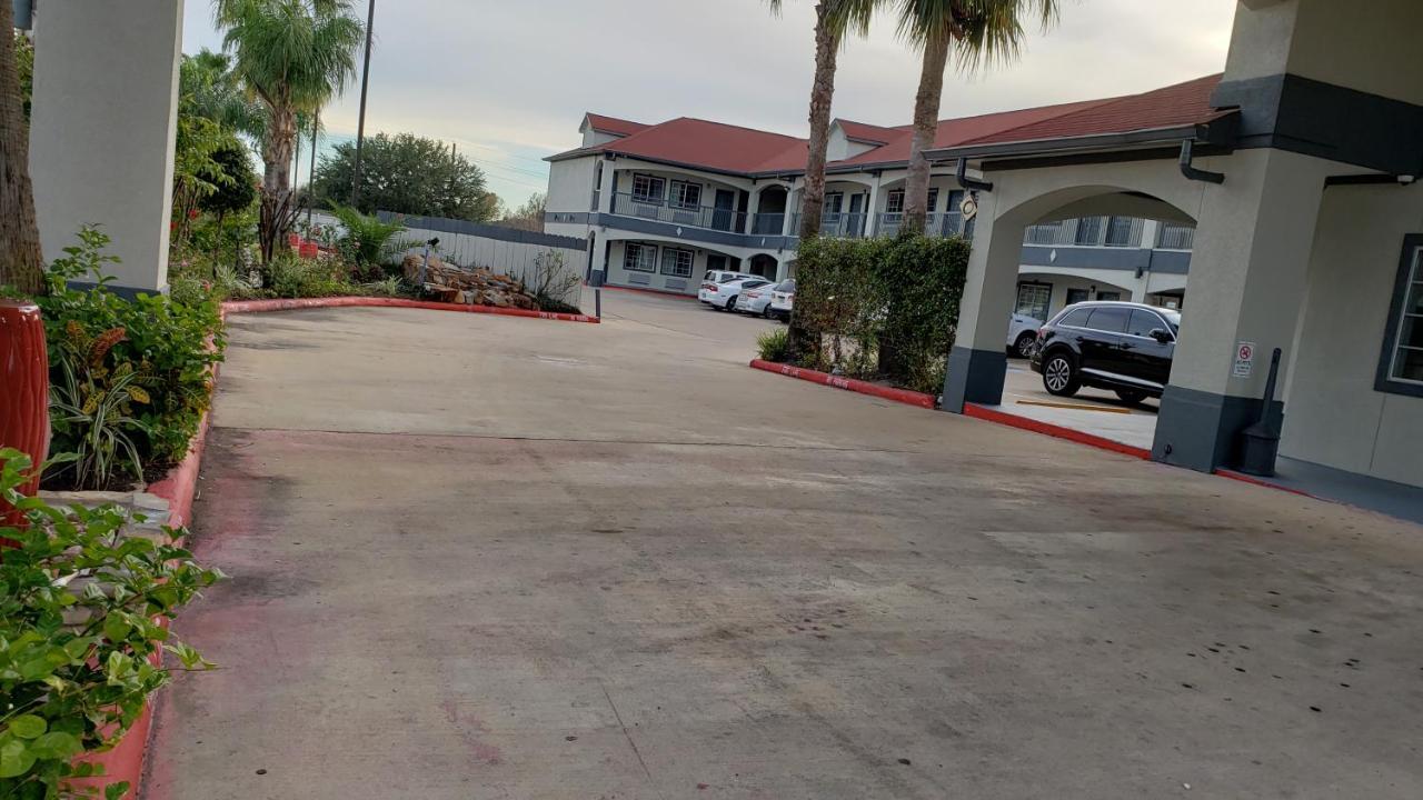 Palace Inn Addicks Exterior photo