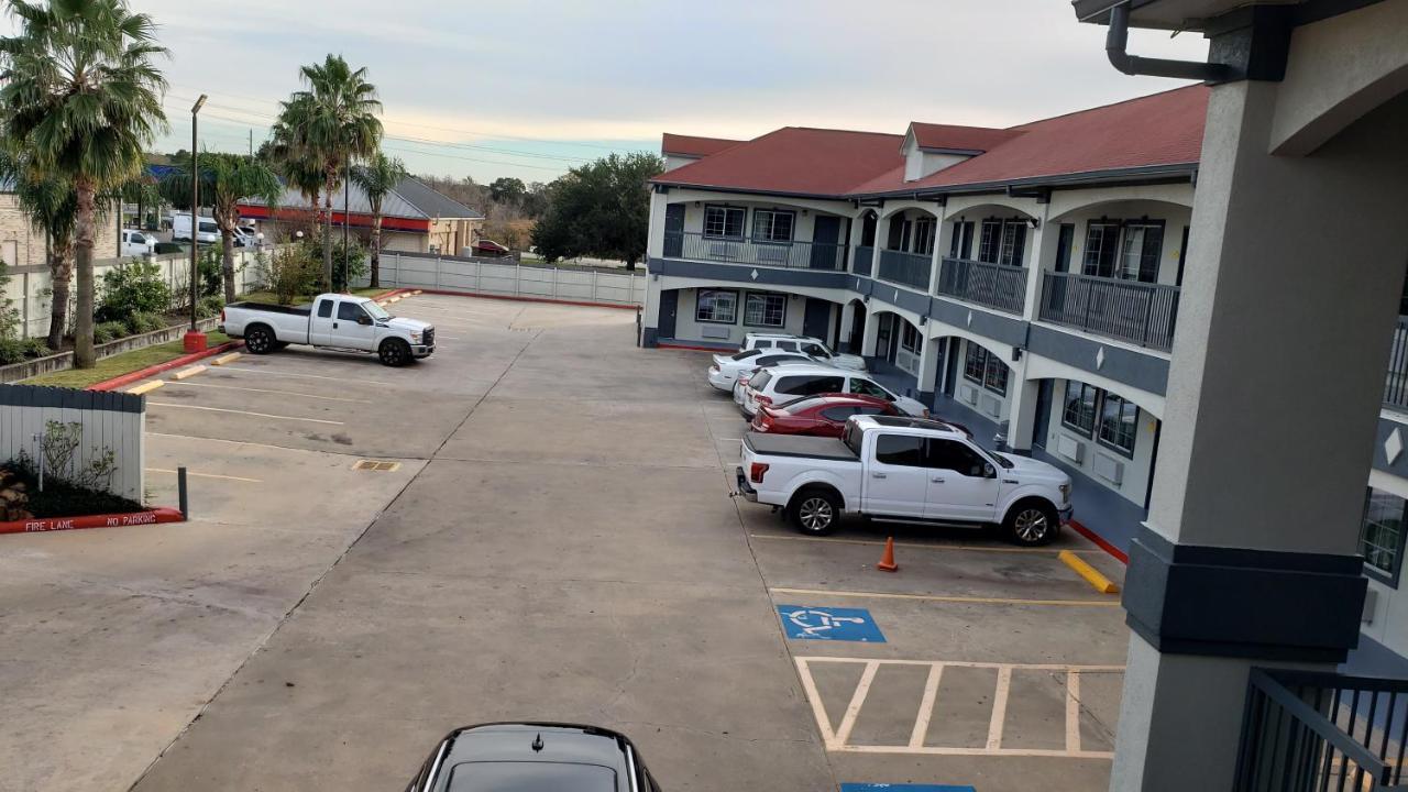 Palace Inn Addicks Exterior photo